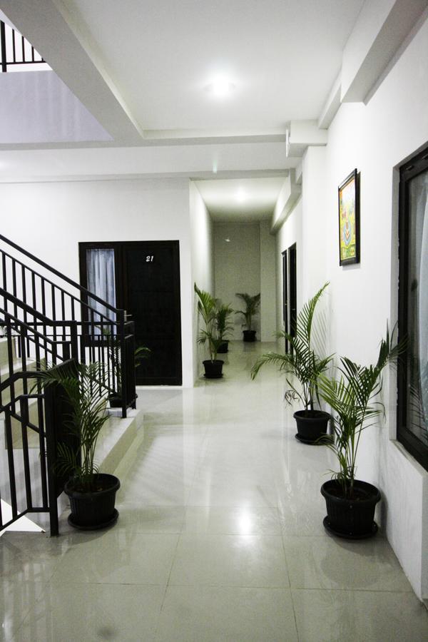 Dparagon Medokan Ayu Hotel Surabaia Exterior foto