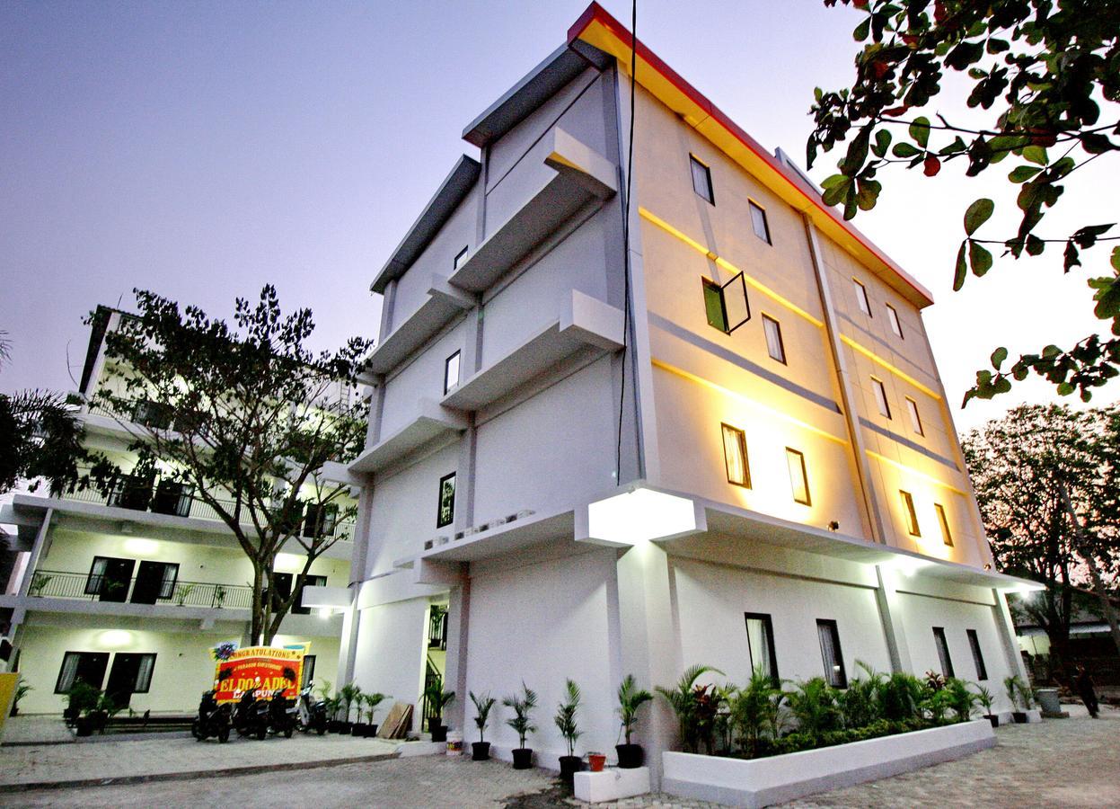 Dparagon Medokan Ayu Hotel Surabaia Exterior foto