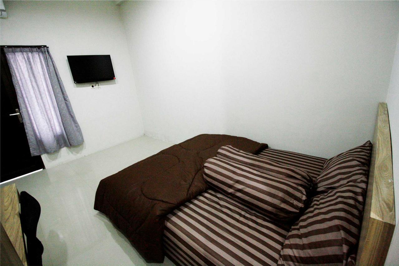 Dparagon Medokan Ayu Hotel Surabaia Exterior foto
